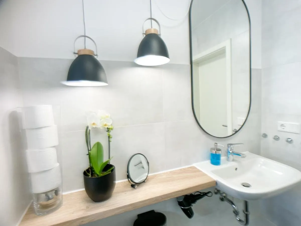 M-Style 02 Apartment Mit Balkon 24H Self-Check-In, Free Parking, Netflix 纽伦堡